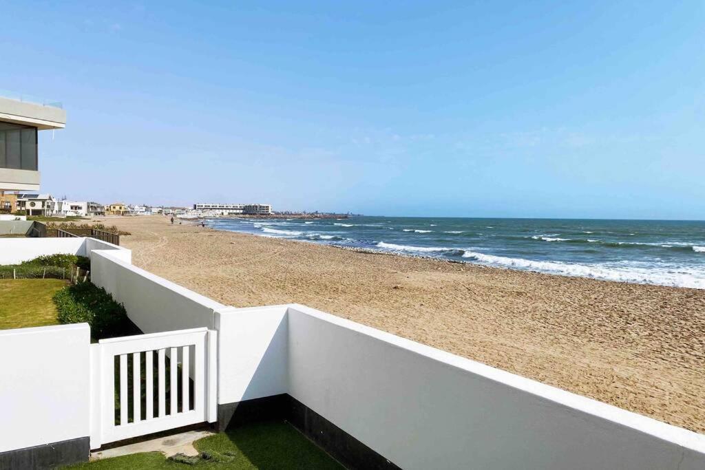 On The Beach No 04 Apartment Swakopmund Exterior photo